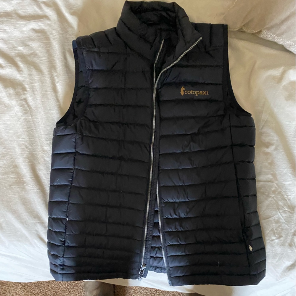 Men’s down vest. Size small.